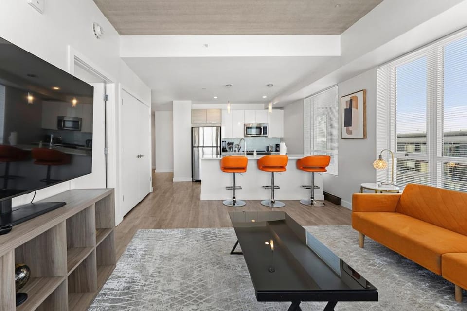 Modern 2 Bed 2 Bath I Assembly Row I Prime Location Apartment in Somerville