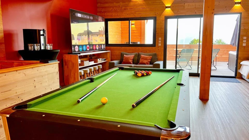 Chalet Quiétude, Neuf 2026, 17 pers, Spa & Ciné Chalet in Bolquère