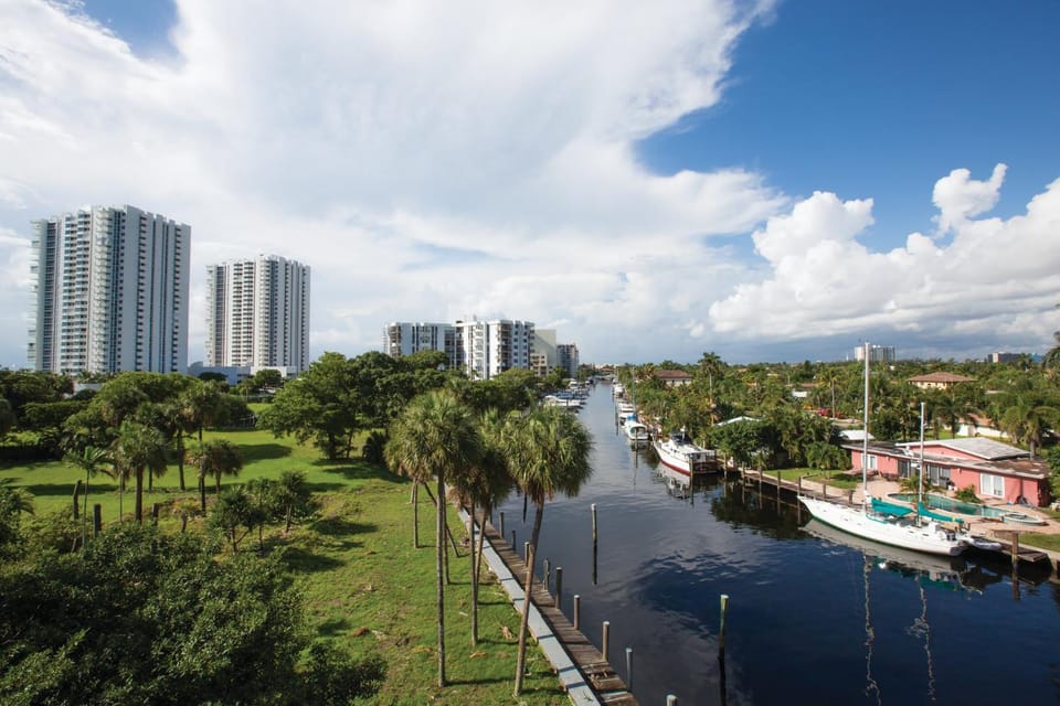 Santa Barbara Resort 2BR 2BA King Bed Balc House in Pompano Beach