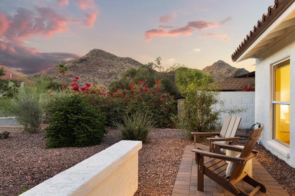 Desert Serenity - Pool Retreat by Phoenix Hiking Preserve House in Phoenix
