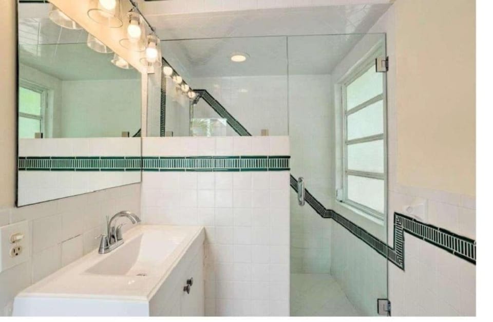 2 Bedroom Villa with Heated Pool House in Boynton Beach
