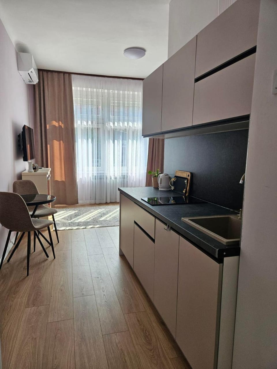 Kitchen or kitchenette, stove