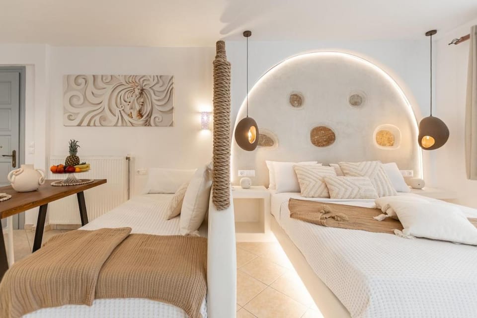 Hidden Dream Luxury Suite 8mn walk to Naxos Center Apartment in Naxos