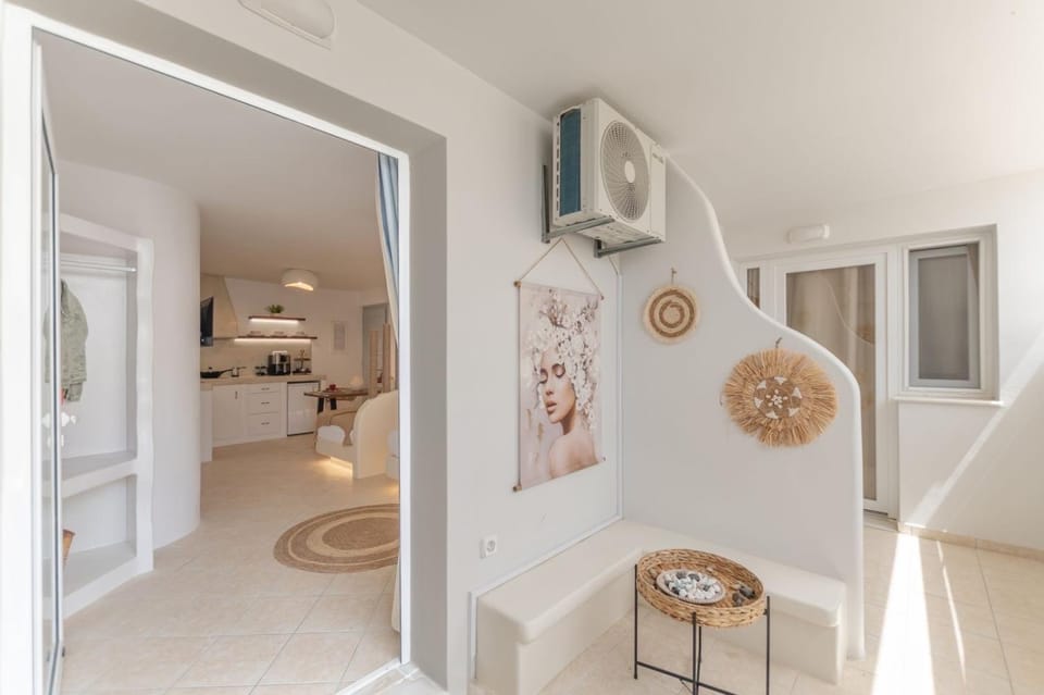 Hidden Dream Luxury Suite 8mn walk to Naxos Center Apartment in Naxos