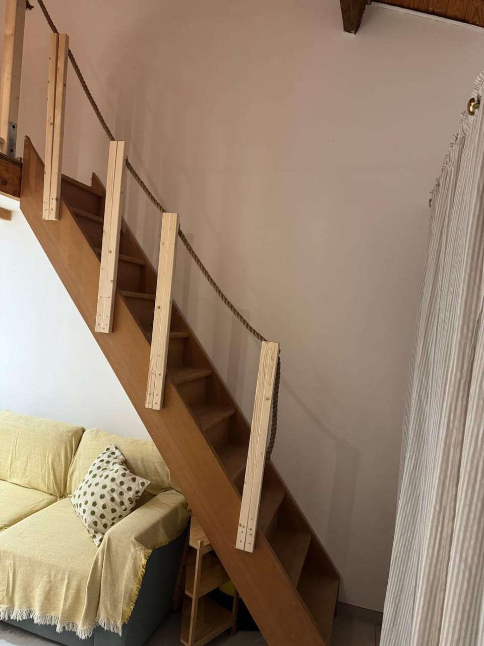 Dépendance de maison avec terrasse privée Bormes Apartment in Bormes-les-Mimosas