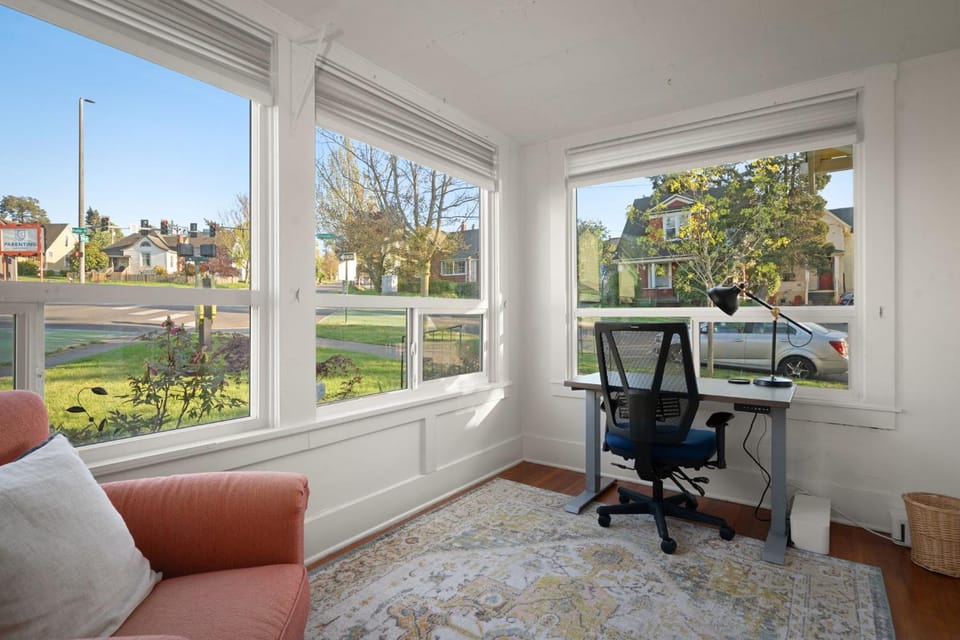 Day, Neighbourhood, Seating area, Street view, Quiet street view, furniture