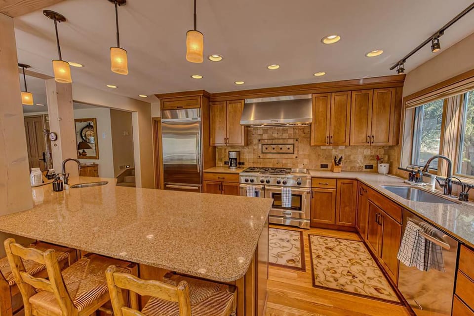 Abode at Guyer Hot Springs walk to lift hot tub House in Ketchum