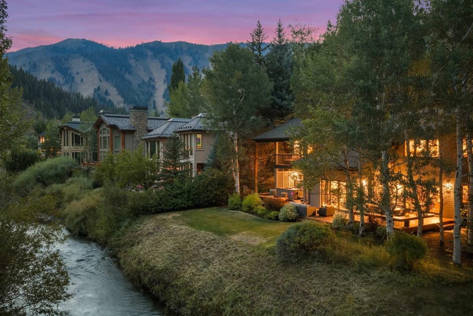 Abode at Guyer Hot Springs walk to lift hot tub House in Ketchum
