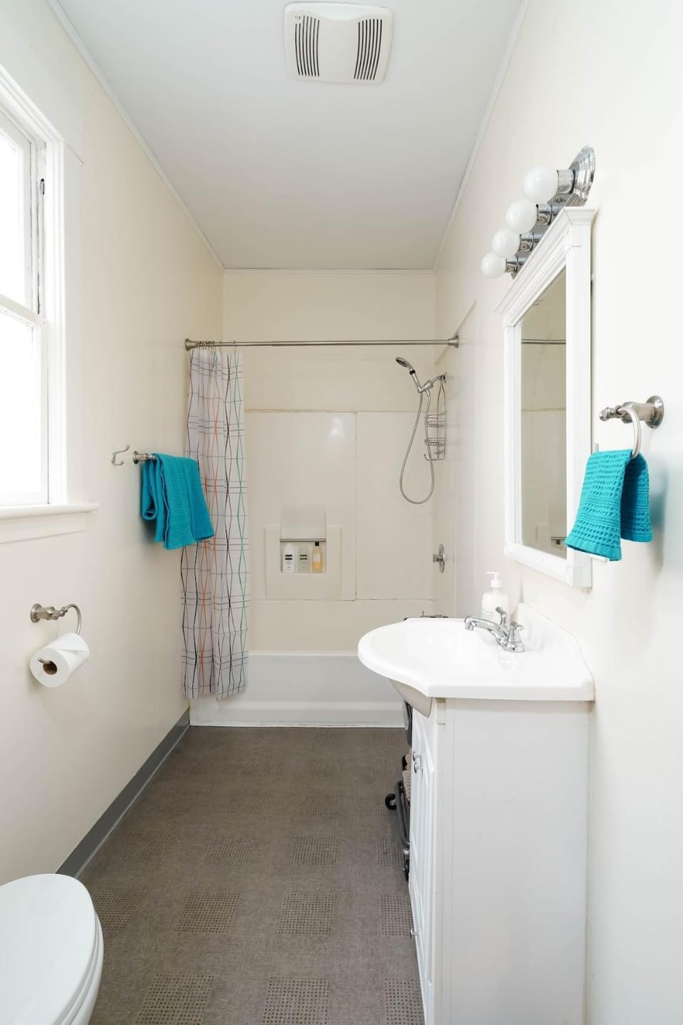 #StayInMyDistrict Sunnyside Vintage Charmer Apartment in Portland