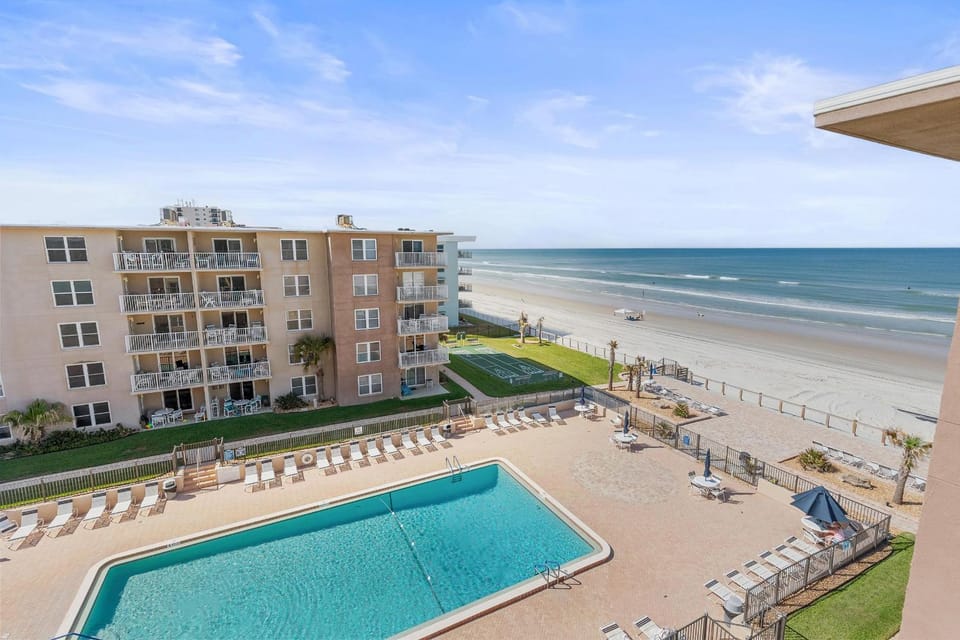 Sea Coast Condominium 517 House in Edgewater