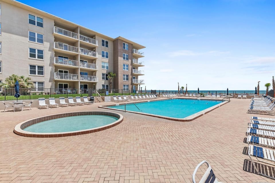 Sea Coast Condominium 517 House in Edgewater