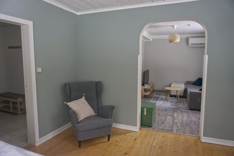 Seating area, Bedroom