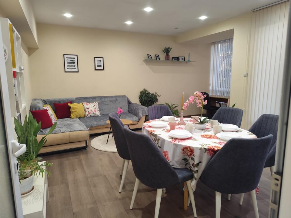 Living room, Seating area, Dining area
