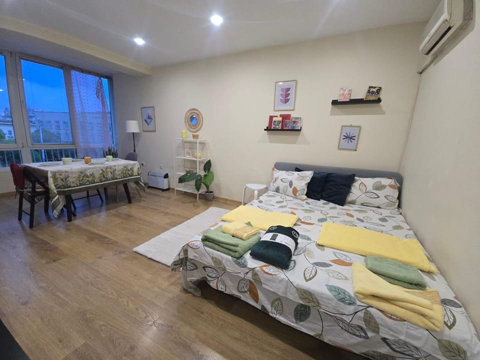 Living room, Seating area, Bedroom, towels, air conditioner