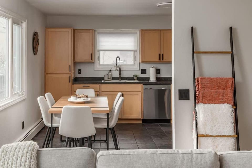 Luxe downtown paradise oasis 2br Apartment in Anchorage