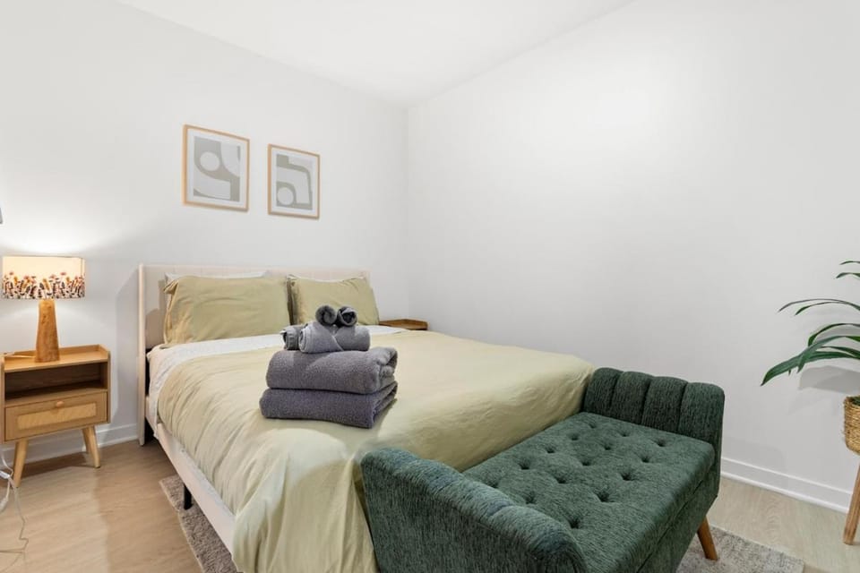 Charming 1-Bedroom Apartment 5 mins to the Beach Apartment in Santa Monica