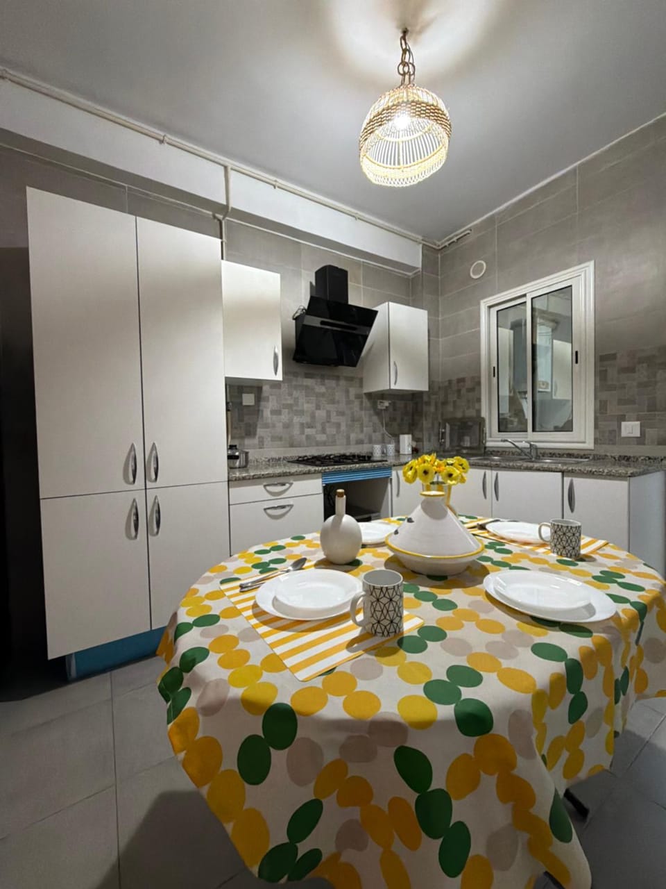 Tunis Ain Zaghouen - spacious Italian Style Apartment Apartment in Tunis