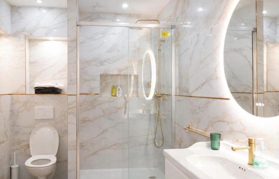 Chic appartement porte de saint cloud - Maison M Apartment in Issy-les-Moulineaux