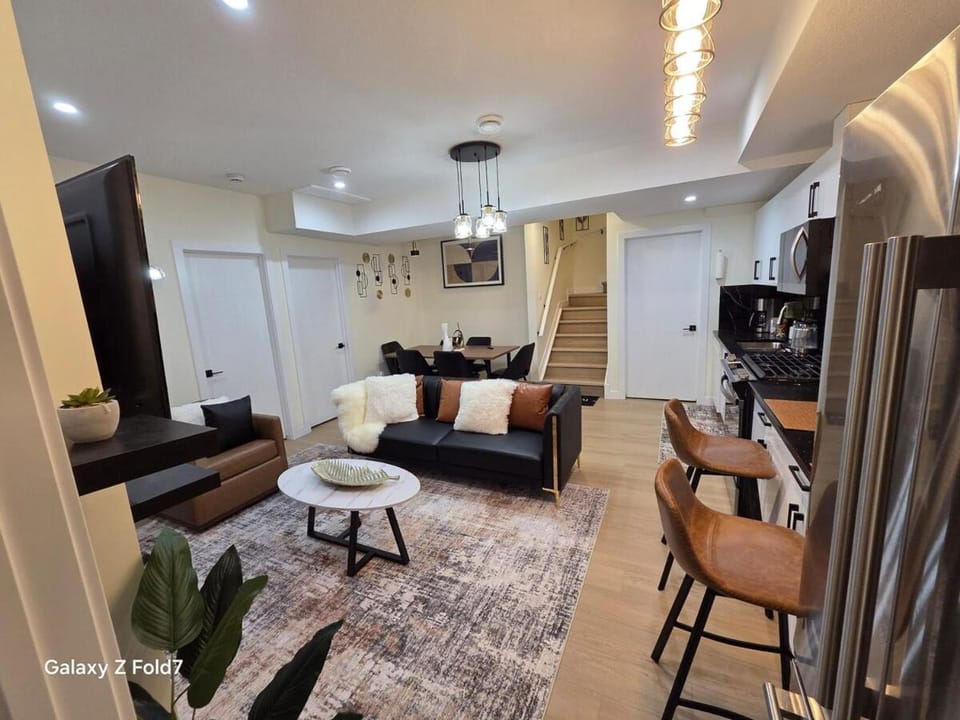 Communal lounge/ TV room, TV and multimedia, Kitchen or kitchenette, Living room, Seating area, Evening entertainment