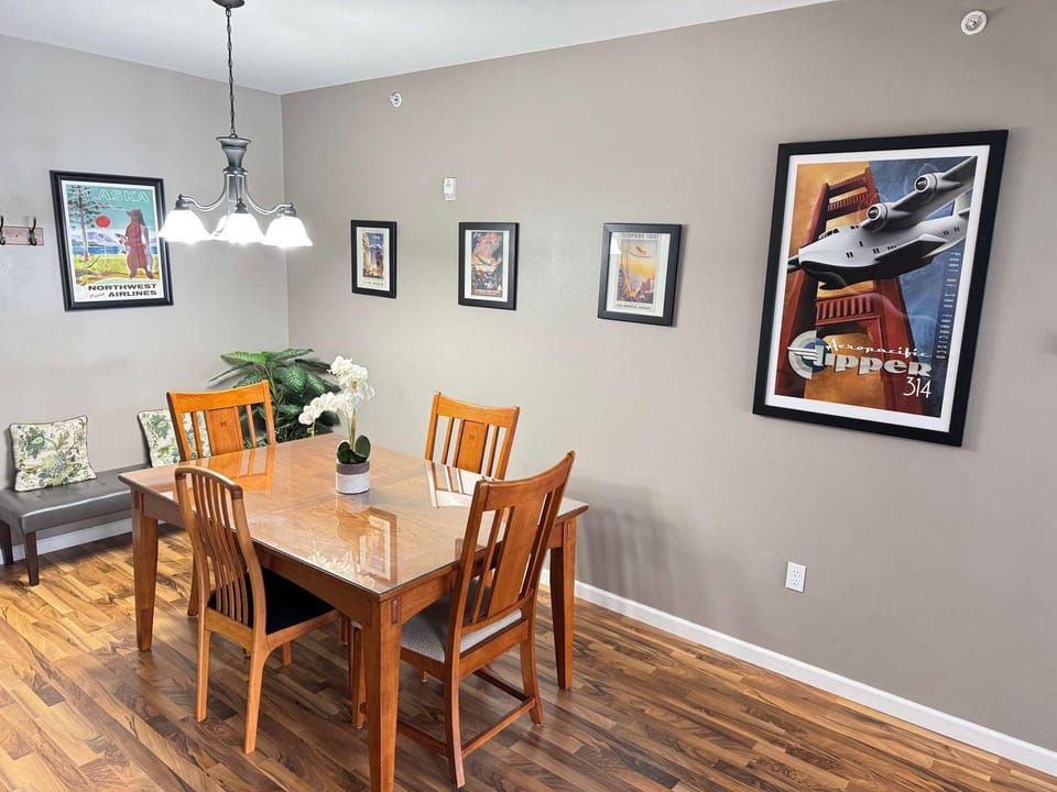 2 Bedroom Mountain View Condo with Private Hottub House in Girdwood