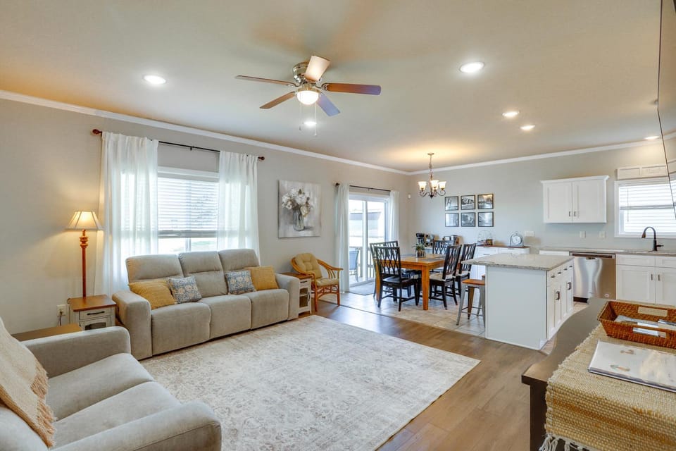 Deck & Large Yard! Family Haven in Cape Girardeau House in Cape Girardeau
