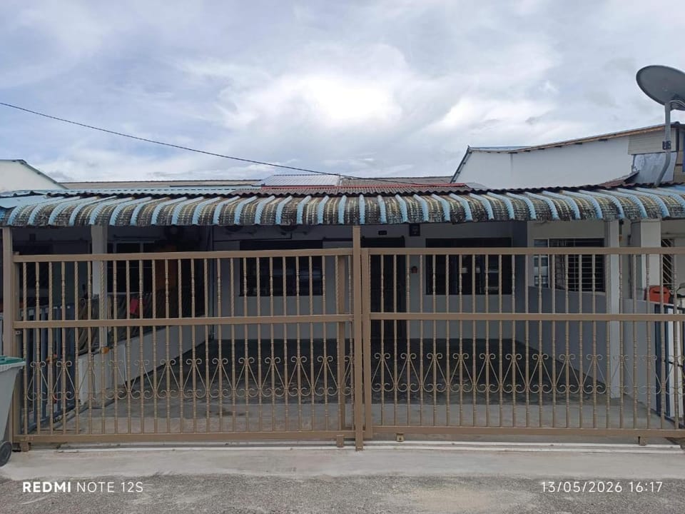 Mersing Little Homestay III 3 bedrooms Vintage House in Mersing