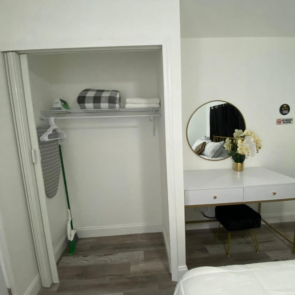 Villa Marquette Apartment in Egypt Lake-Leto