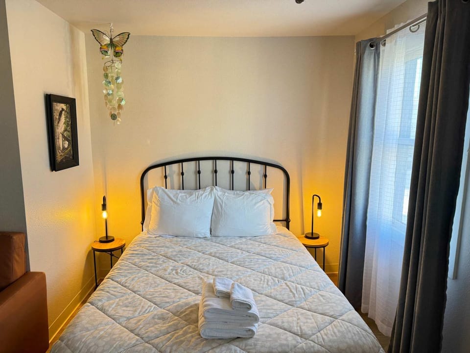 Historic Chic Downtown Suite Apartment in Anchorage