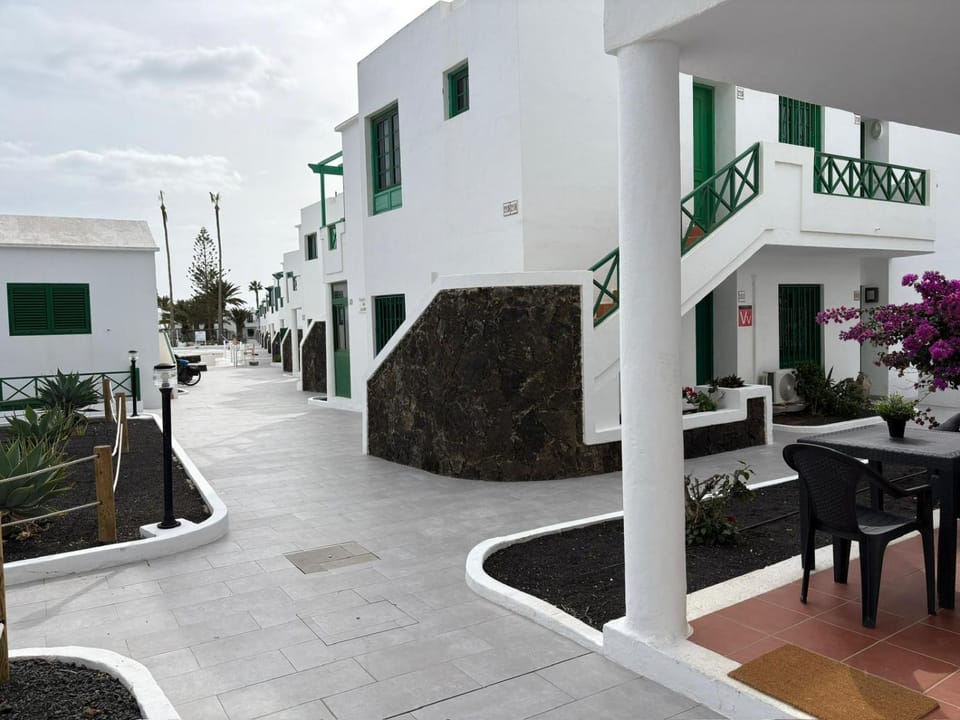 Off site, Balcony/Terrace, acessibility