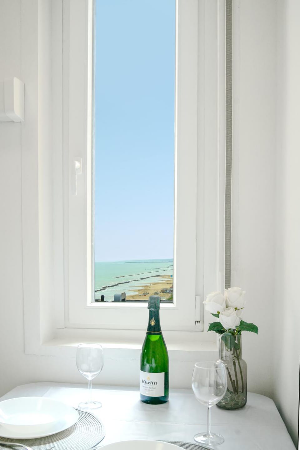Natural landscape, Kitchen or kitchenette, Dining area, Sea view