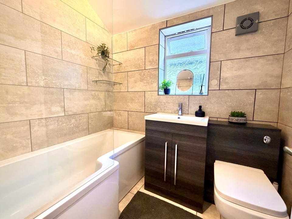 Toilet, Bathroom, Bath