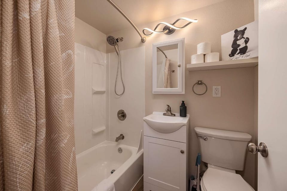 Downtown Art Deco - Studio Apartment in Anchorage
