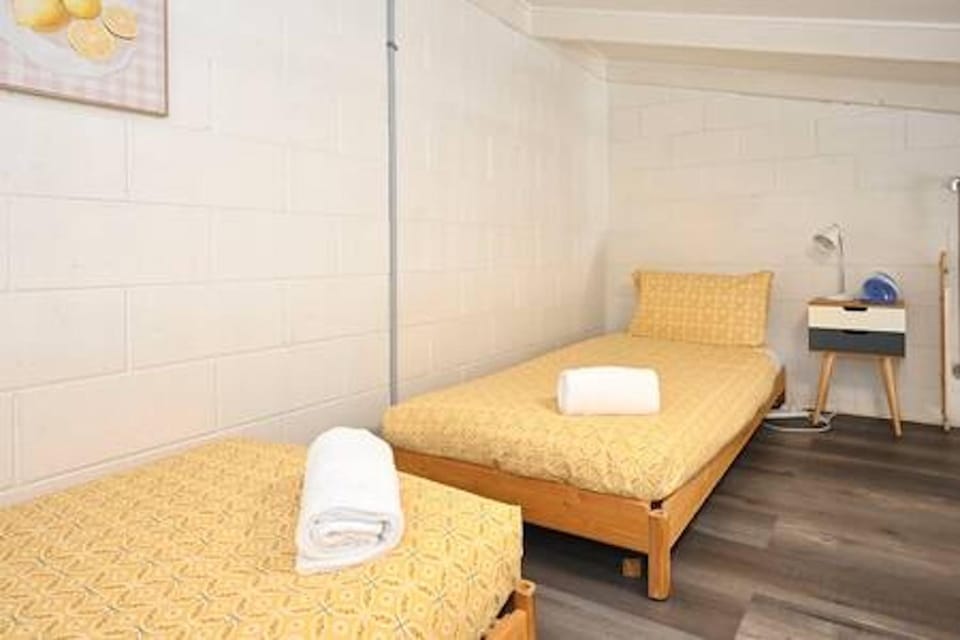 Beachfront 1BR Loft. Surf-Café-Unwind Apartment in Marcoola
