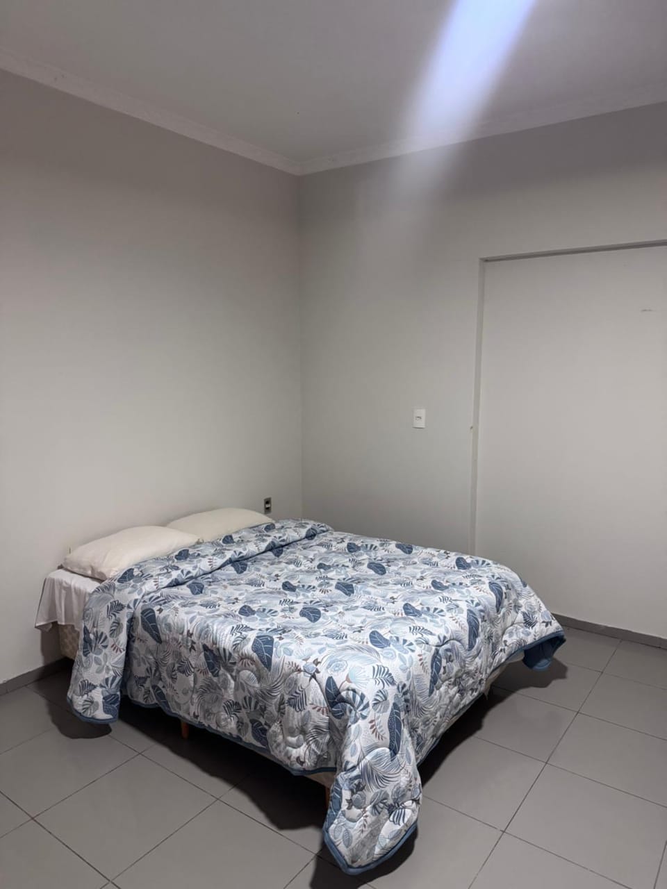 Quarto privativo com suite para 1 pessoa Bed and Breakfast in Paulínia