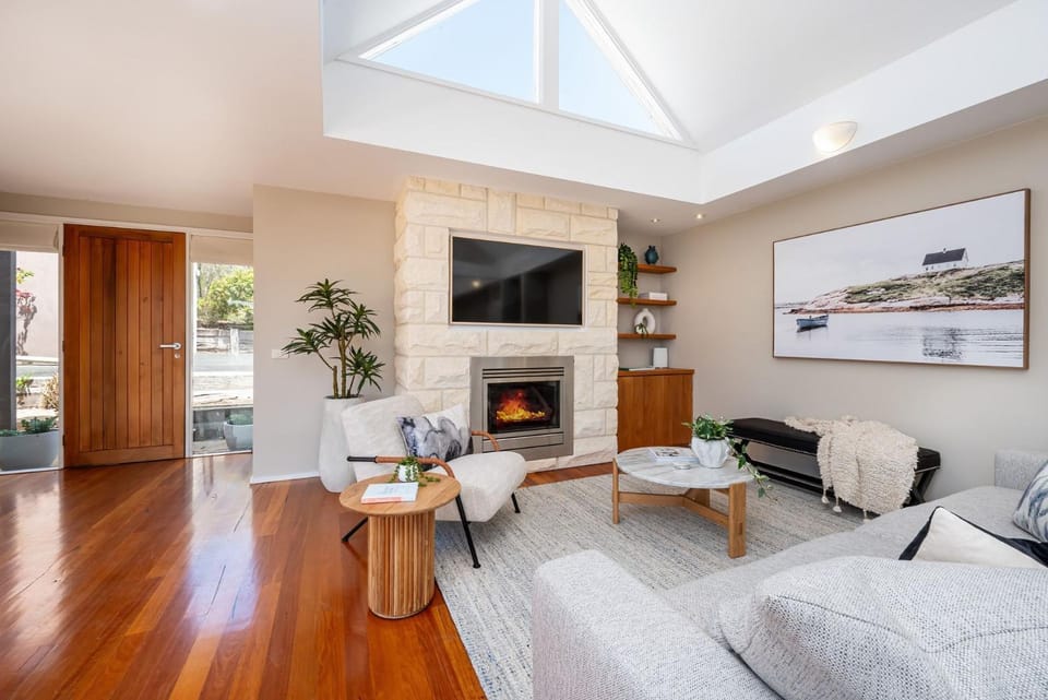 TV and multimedia, Living room, Seating area