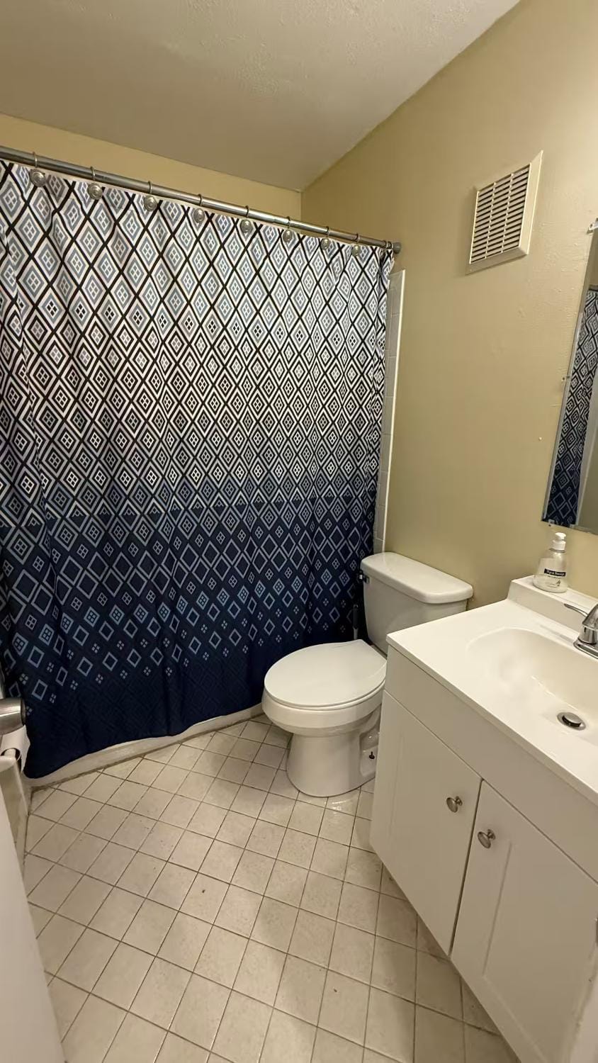 H8 Private Room with Smart TV Near Everything Vacation rental in Azalea Park