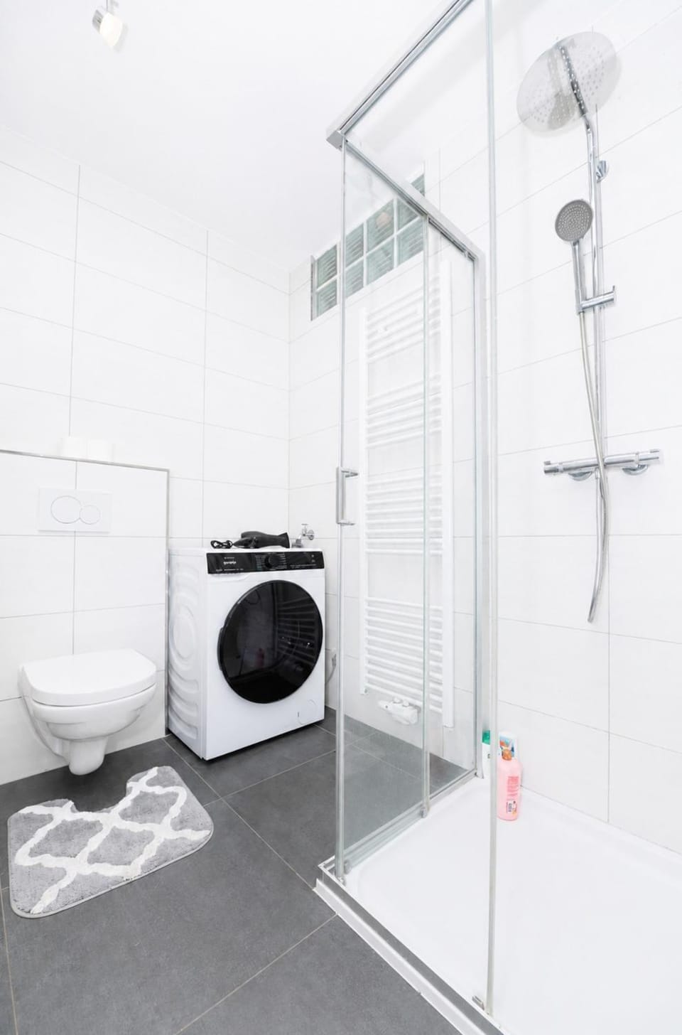 Shower, Toilet, Bathroom, washing machine, dryer