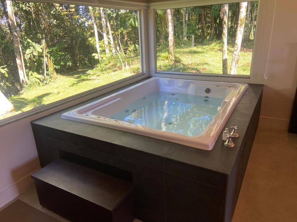 Hot Tub, Hot Tub