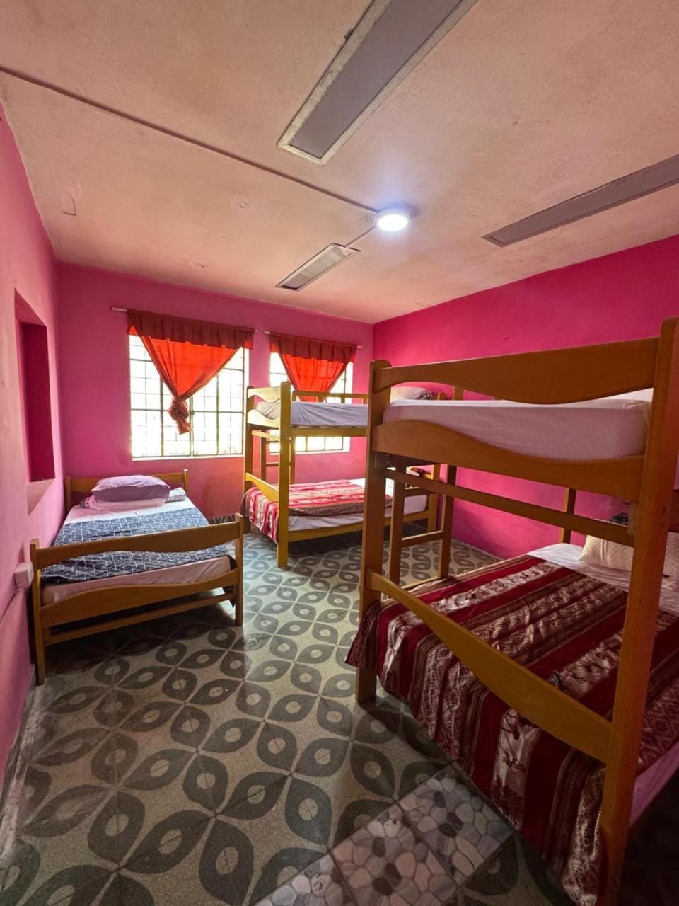 Inti House Casa del Sol - Nuevo Aeropuerto Internacional Jorge Chávez Hostel in Callao Region, Peru