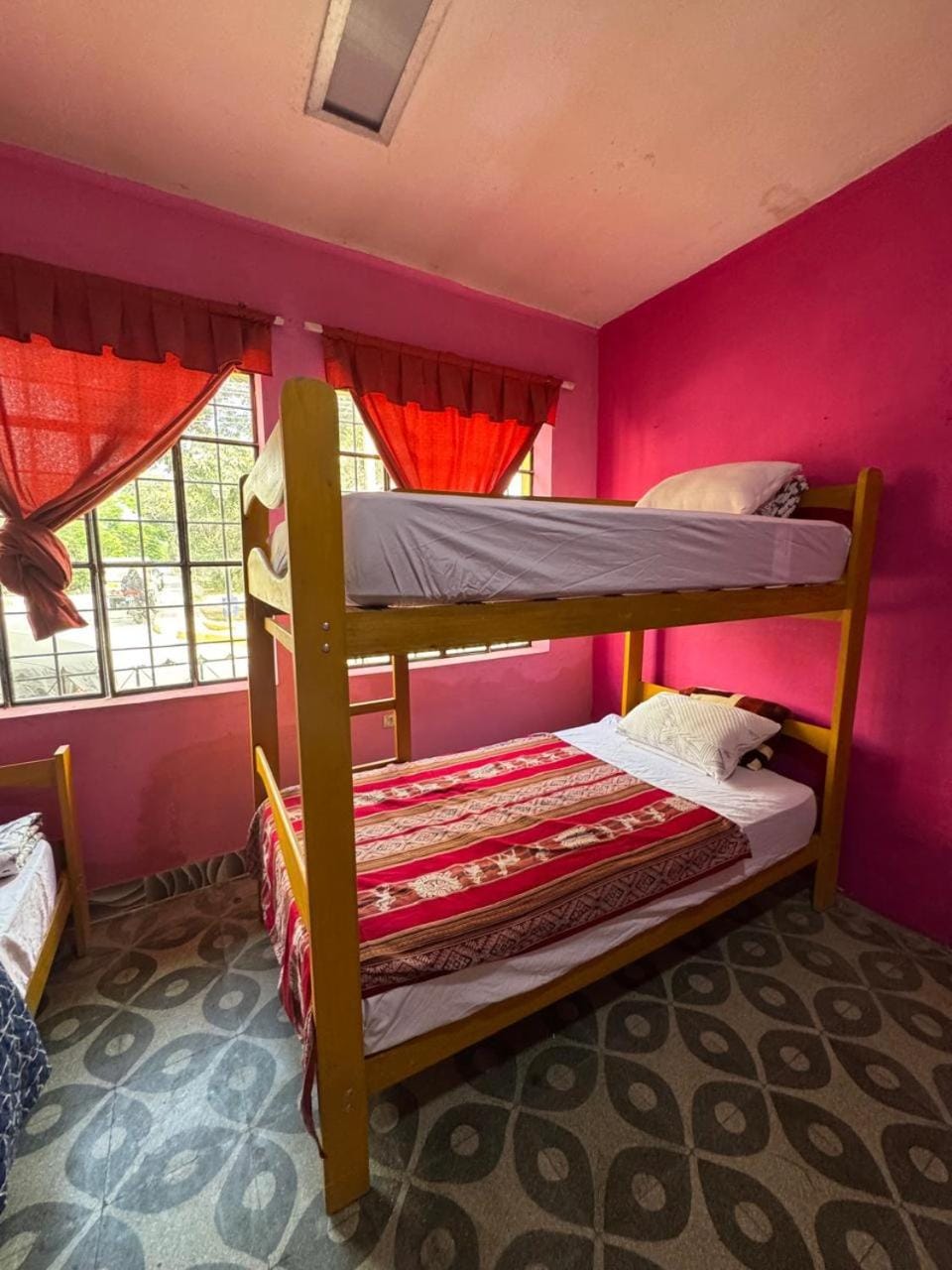 Inti House Casa del Sol - Nuevo Aeropuerto Internacional Jorge Chávez Hostel in Callao Region, Peru