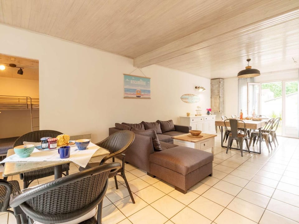 Maison 6 pers à Biscarrosse avec grande terrasse, 3 ch, jardin clos, classée 1 étoile House in Parentis-en-Born