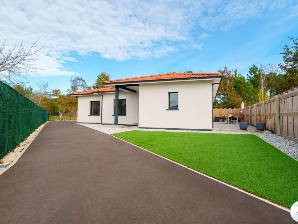 Villa 3 chambres avec jardin privatif à Biscarrosse - Classée 2 étoiles, idéale famille et amis - FR-1-877-48 Villa in Parentis-en-Born