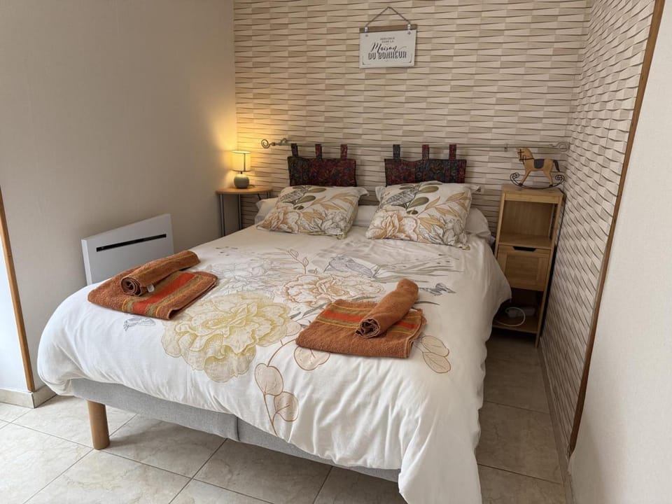 Gîte paisible avec parking, animaux admis - FR-1-491-485 House in Centre-Val de Loire