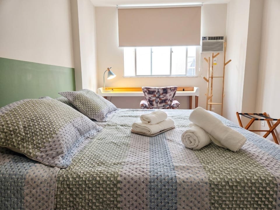 Bed, Seating area, Bedroom, towels, air conditioner