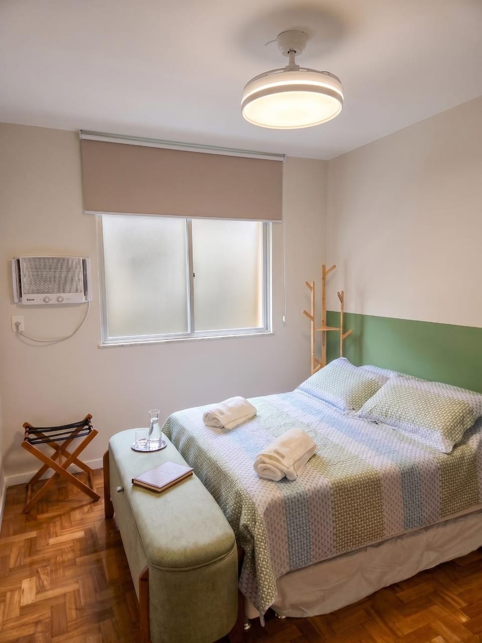 Bed, Bedroom, towels, air conditioner