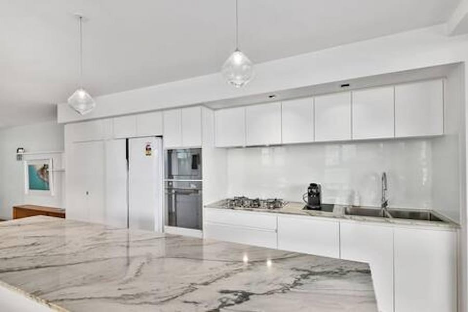 Picnic Point Panoramic Views Apartment in Maroochydore