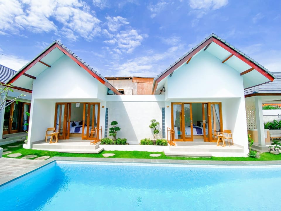 Property building, Swimming pool