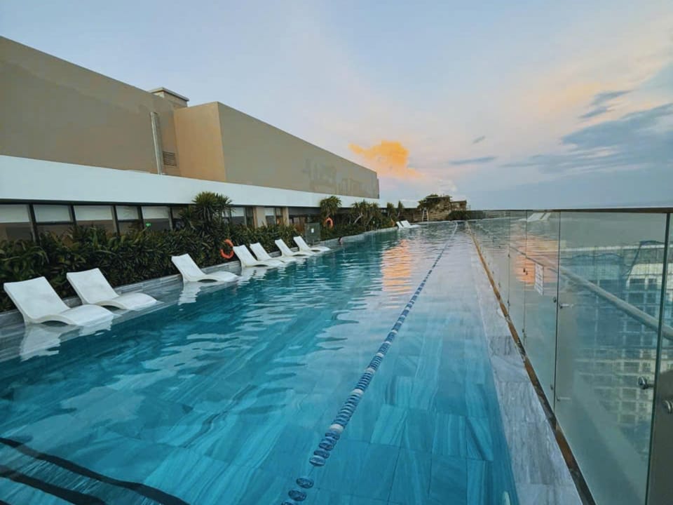 Day, Swimming pool, Swimming pool