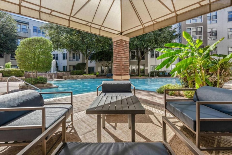 Seating area, Swimming pool, sunbed