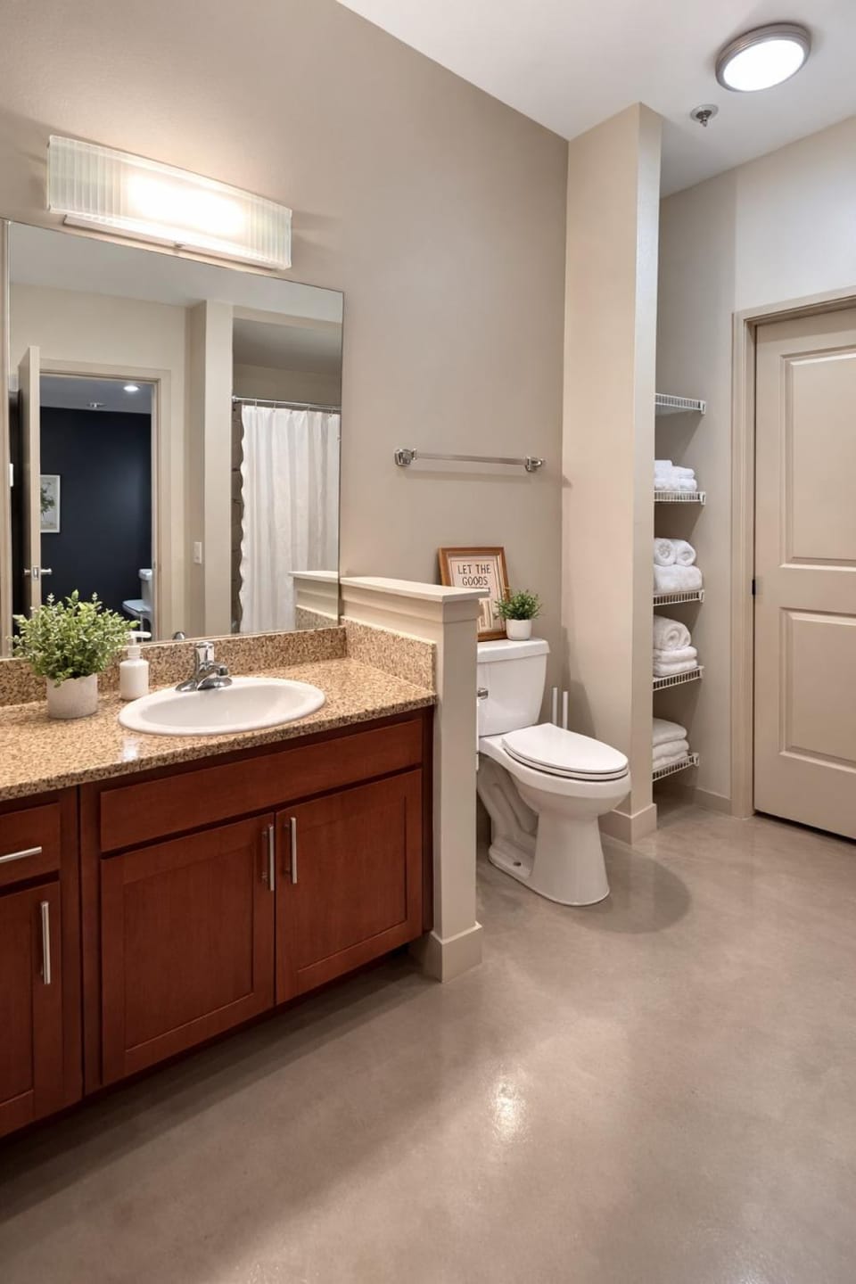 Toilet, Bathroom, towels